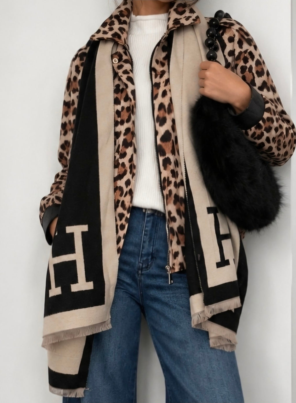 Reversible H- Detail Scarf